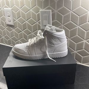 Air Jordan 1 Mid’s
